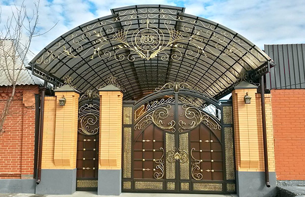 Купить или заказать ворота для дома с навесом - стильные и надежные решения для вашего участка в Севастополе от 42529 руб | ВоротМастер-Свс